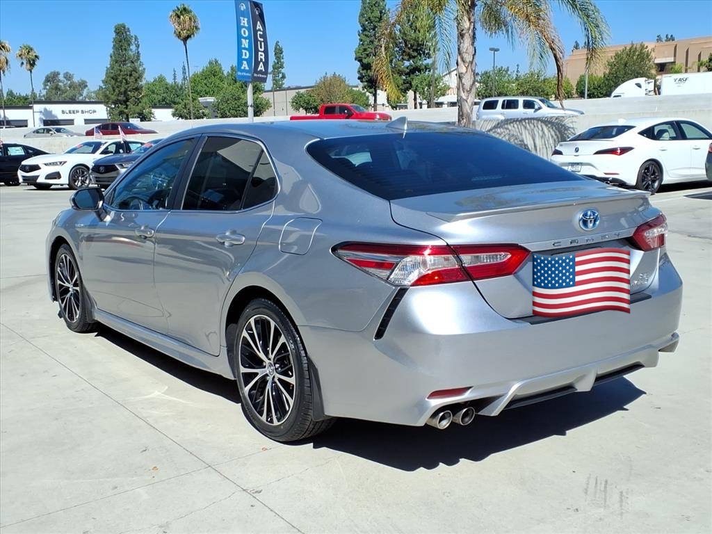 2020 Toyota Camry Hybrid SE - Image 24