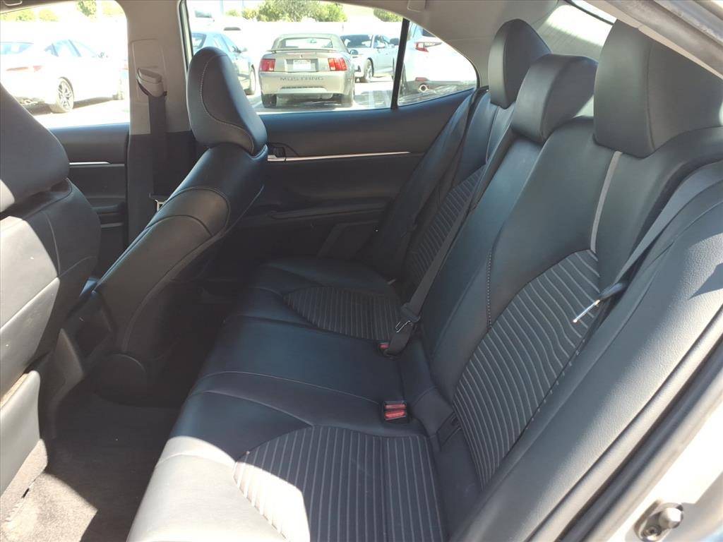 2020 Toyota Camry Hybrid SE - Image 22