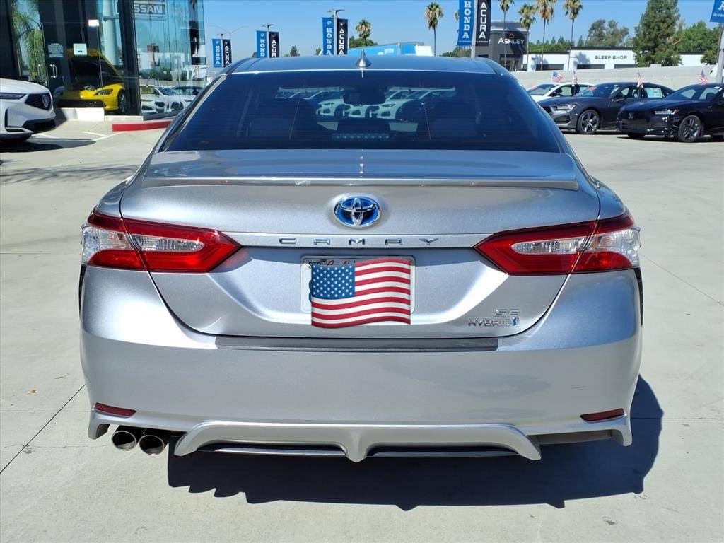 2020 Toyota Camry Hybrid SE - Image 3